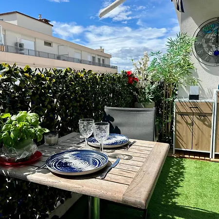 Le Patio Bleu Apartment